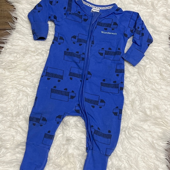 3-6m Trucks Bonds Wondersuit - Picture 1 of 3